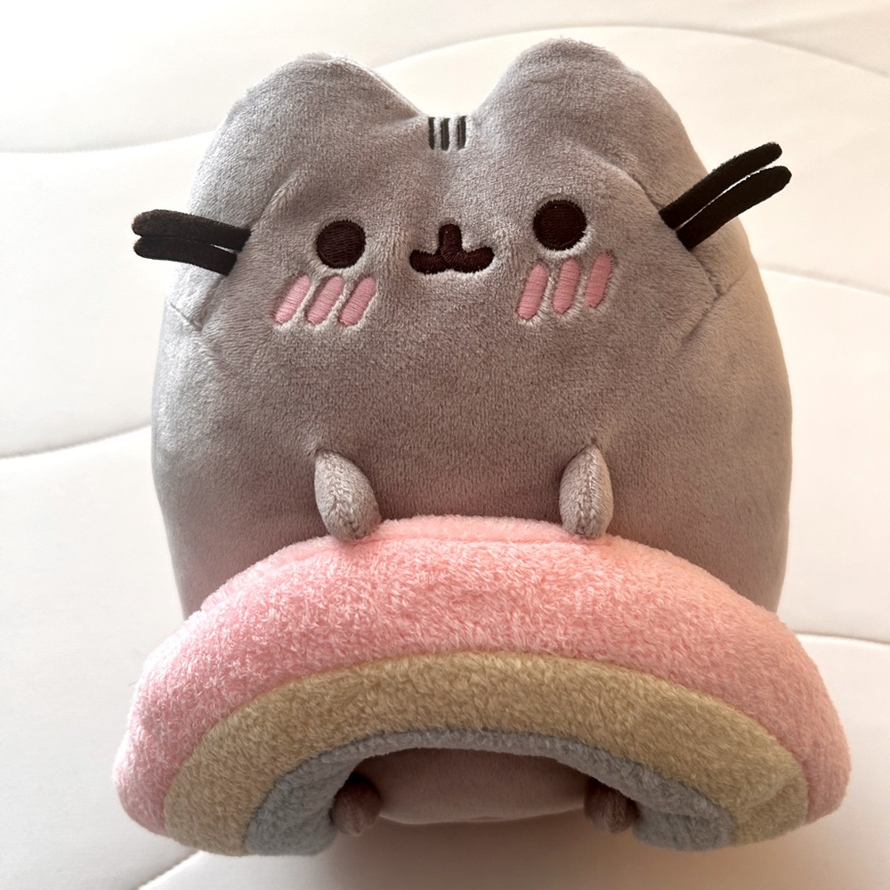 GUND Pusheen Cat with Rainbow